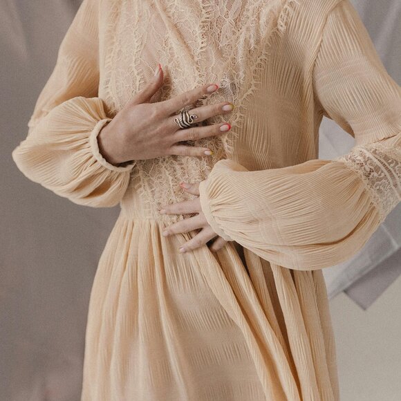 Modest Fashion Closet 🎀 Like to Bookmark - Picture 3 of 8